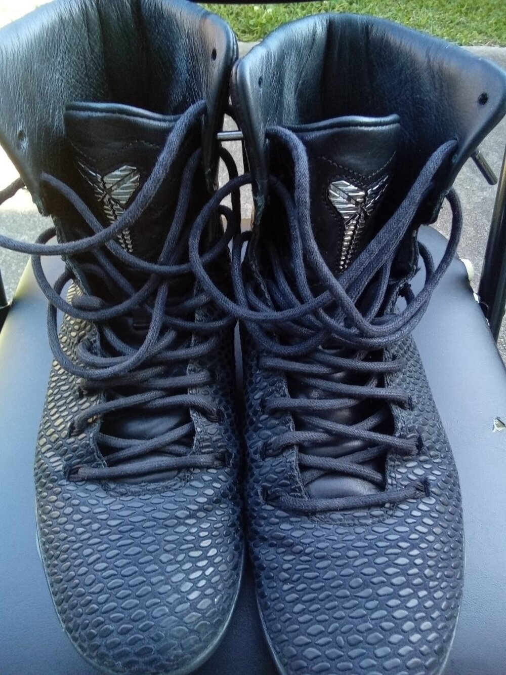 The product is a pair of Nike Kobe 9 KRM EXT High Black Mamba sneakers